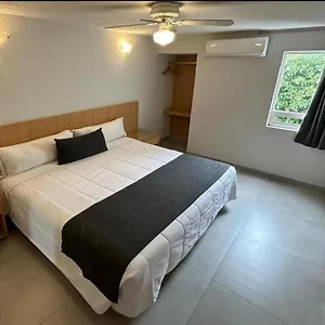 Отель Emperador Centro Y Remodelado